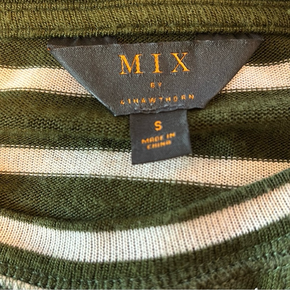 Must bundle shirt size small - Picture 5 of 6